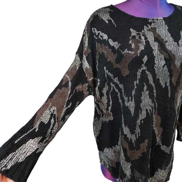 NWT Bohoartist Black & Silver Metallic Oversized‎ Scoop Neck Sweater Medium N60 - Picture 4 of 10